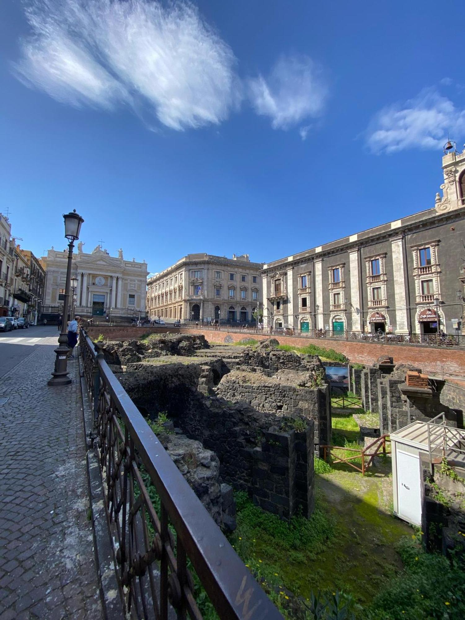 Dimora Dei Minoriti Acomodação com café da manhã Catânia Exterior foto